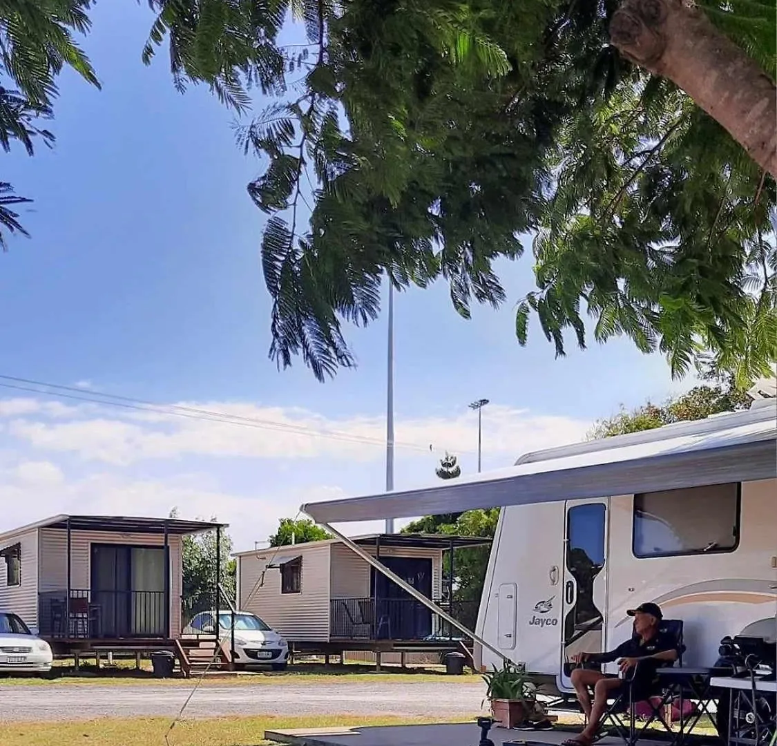 Aparthotel Blue Dolphin Caravan Park Yeppoon